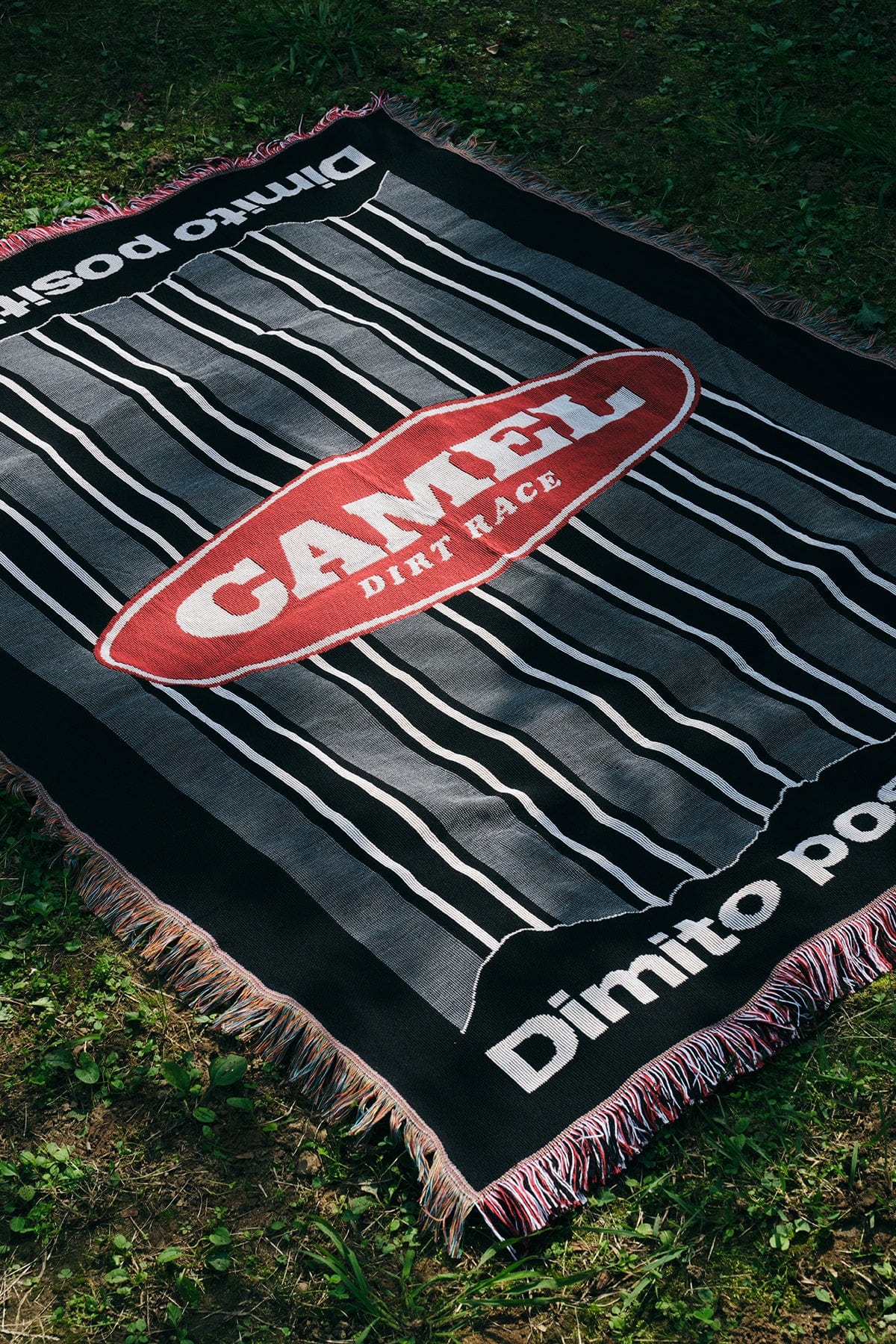 [INVITED] CAMEL RACE BLANKET STRIPE BLACK