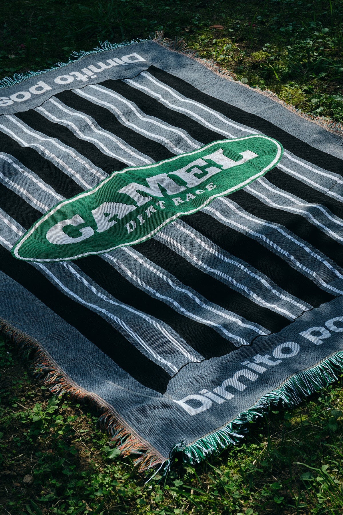 [INVITED] CAMEL RACE BLANKET STRIPE GREY