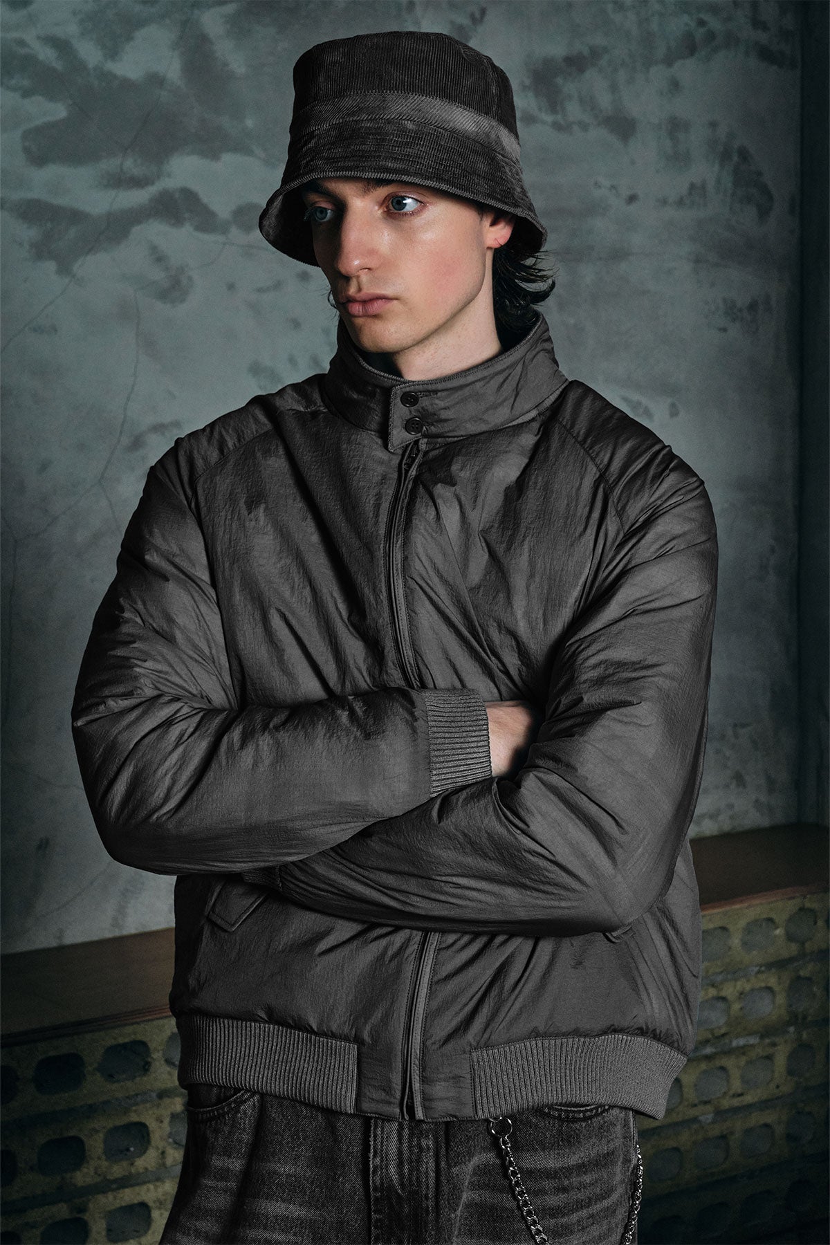 VERT ONE-SIZE [FOUND POCKET] RIDGE CORDUROY BUCKET HAT LIGHT GREY