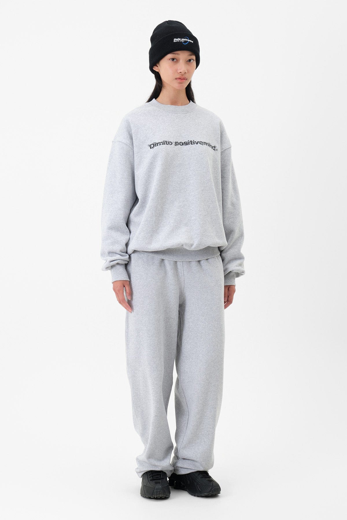 [INVITED] PLAY SWEATPANTS HEATHER GREY
