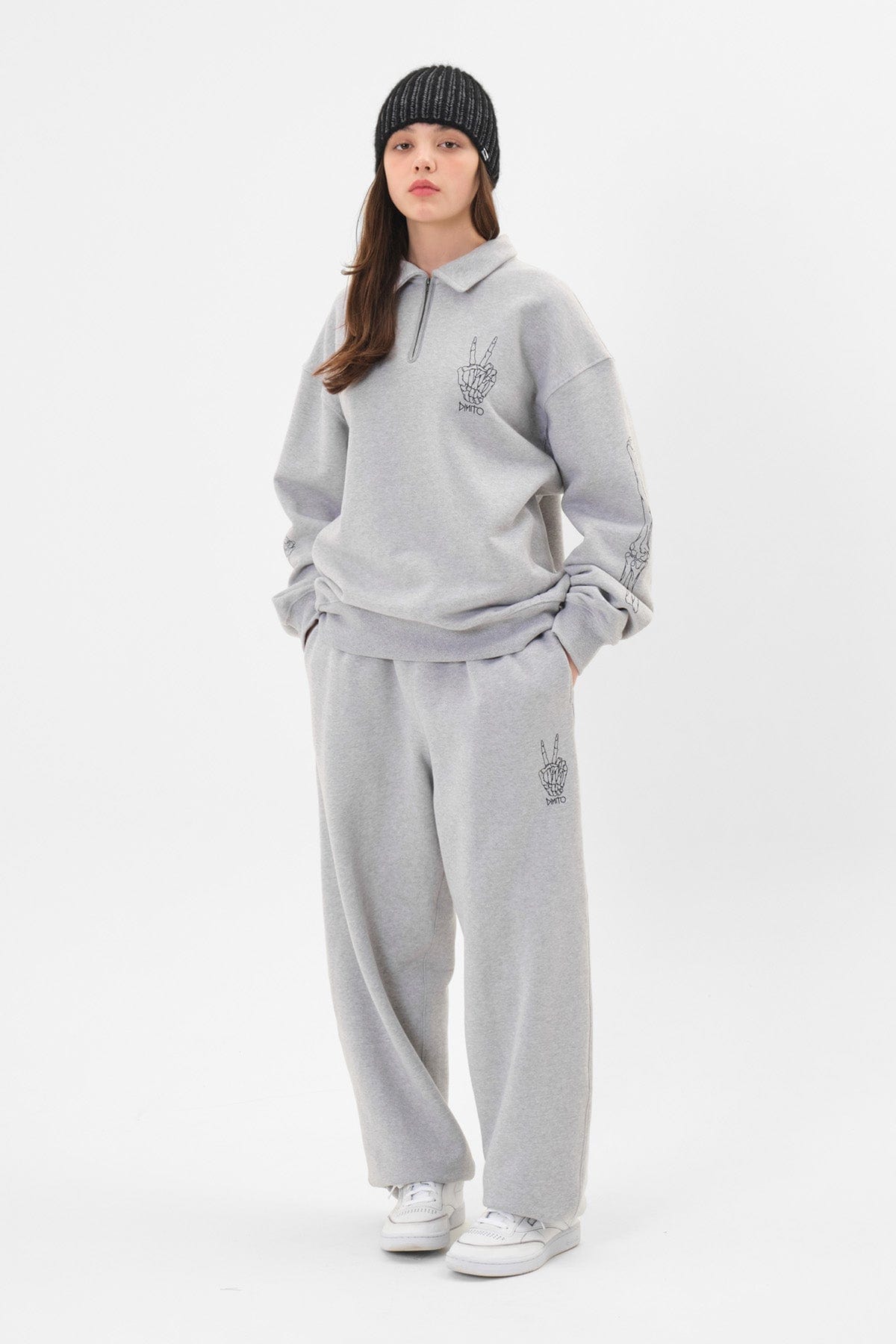 [INVITED] PLAY SWEATPANTS HEATHER GREY