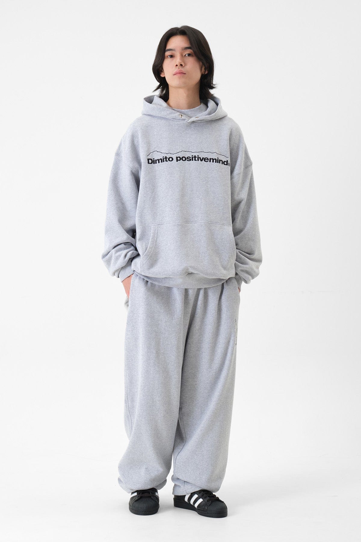[INVITED] PLAY SWEATPANTS HEATHER GREY