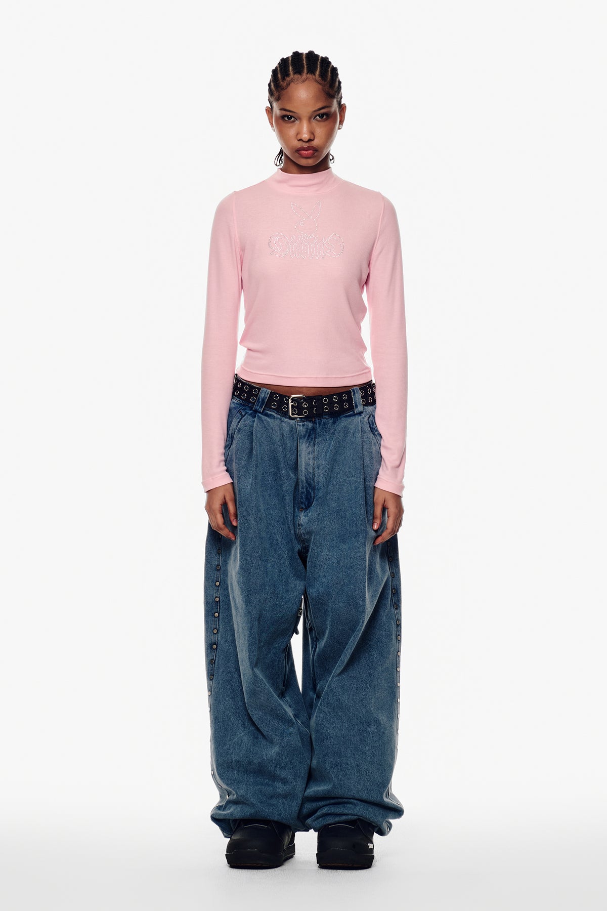 VERT [PLAYBOY x DIMITO] BUNNY CHARMSTONE NECK TOP BABY PINK