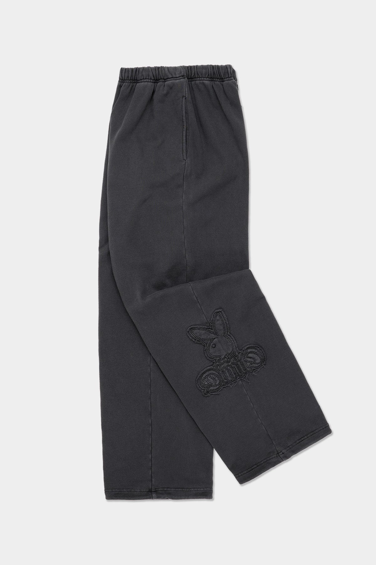 VERT [PLAYBOY x DIMITO] BUNNY SWEATPANTS WASHED BLACK