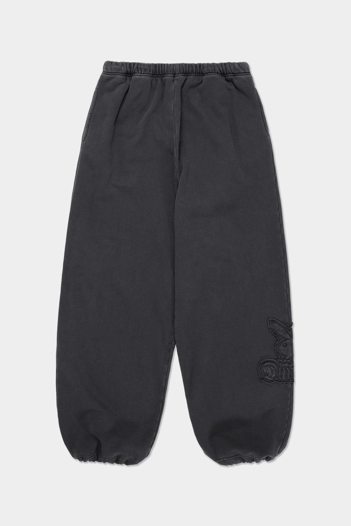 VERT [PLAYBOY x DIMITO] BUNNY SWEATPANTS WASHED BLACK