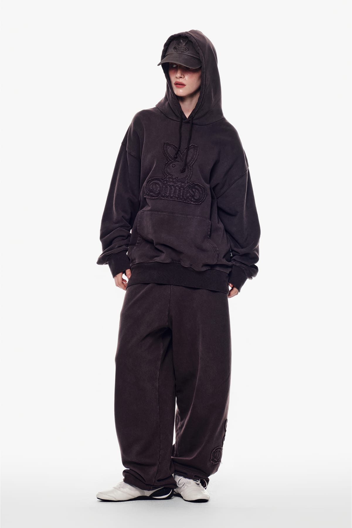 [INVITED] [PLAYBOY x DIMITO] BUNNY SWEATPANTS WASHED WINE