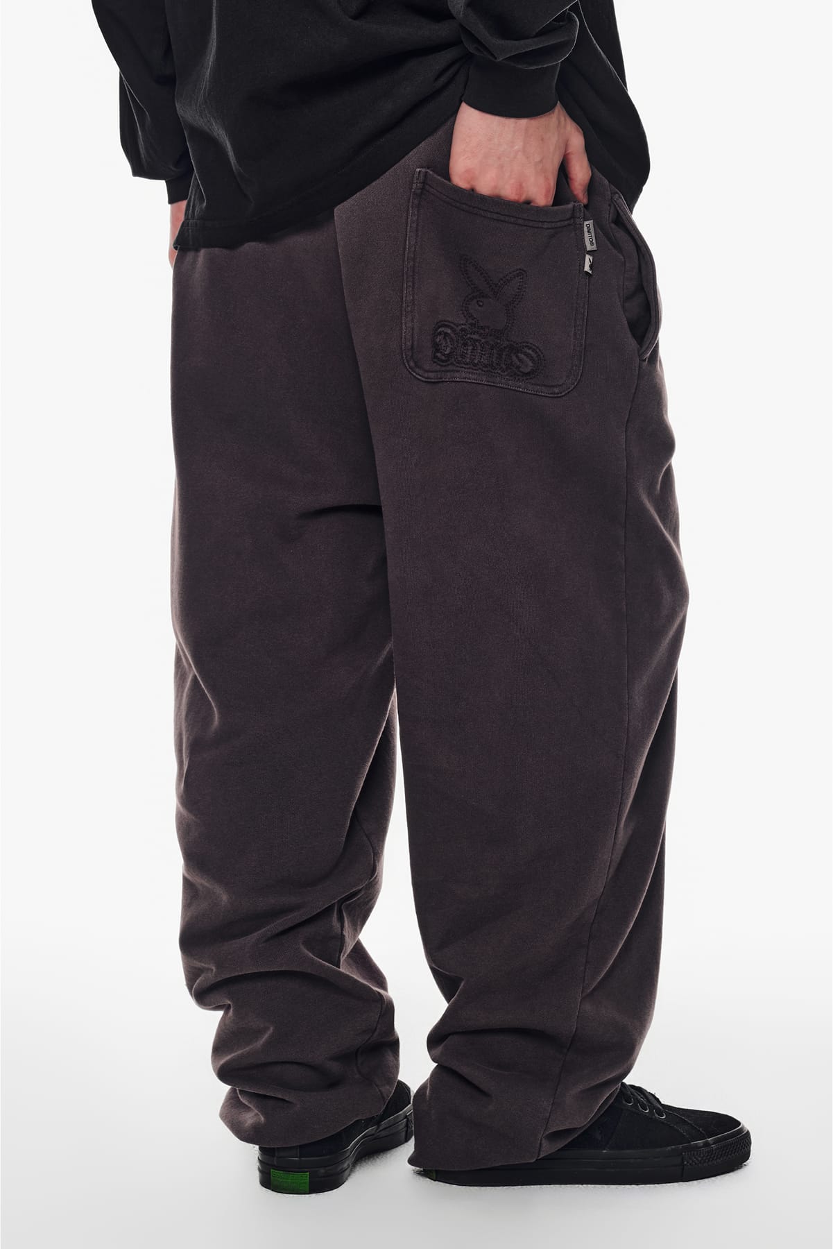 [INVITED] [PLAYBOY x DIMITO] BUNNY SWEATPANTS WASHED WINE