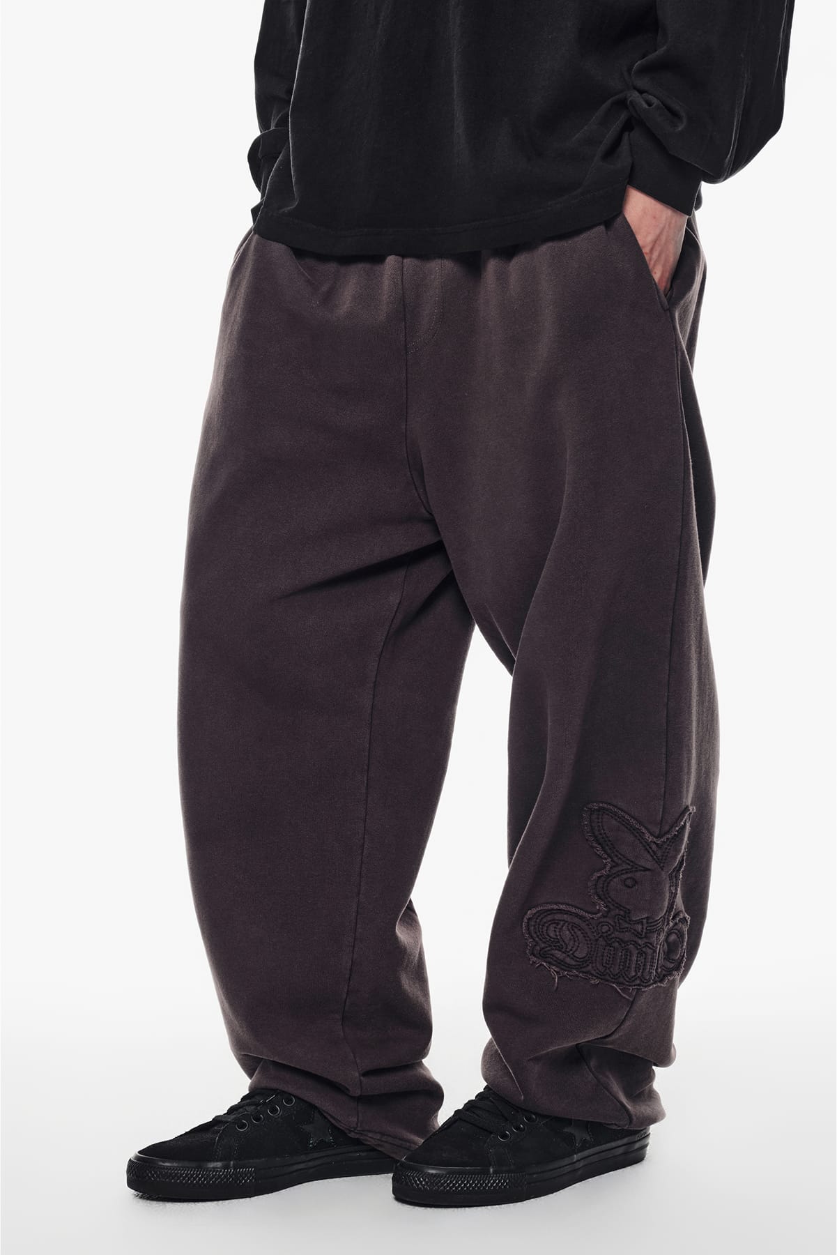 [INVITED] [PLAYBOY x DIMITO] BUNNY SWEATPANTS WASHED WINE