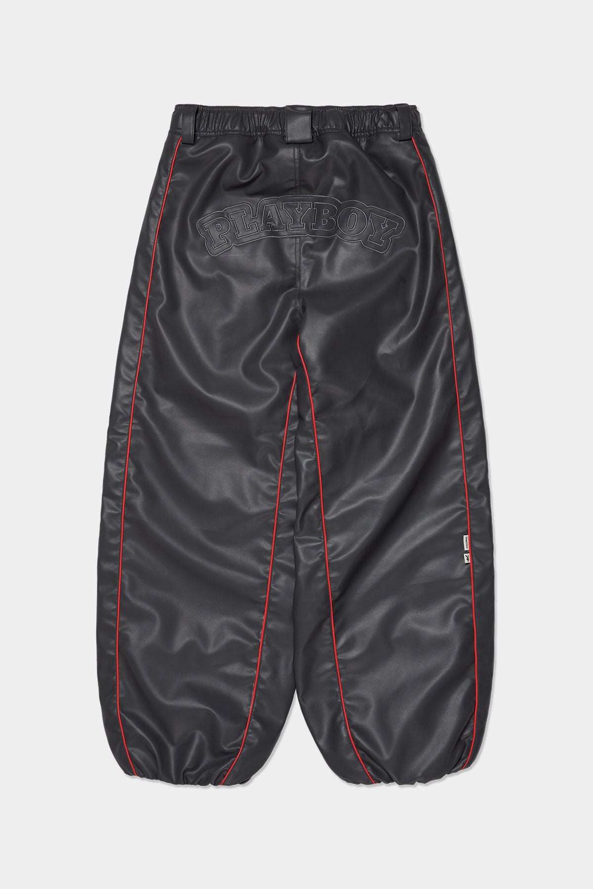 VERT [PLAYBOY x DIMITO] PIPING BANDED FAUX LEATHER PANTS (WIDE FIT LV.2) CEMENT GREY