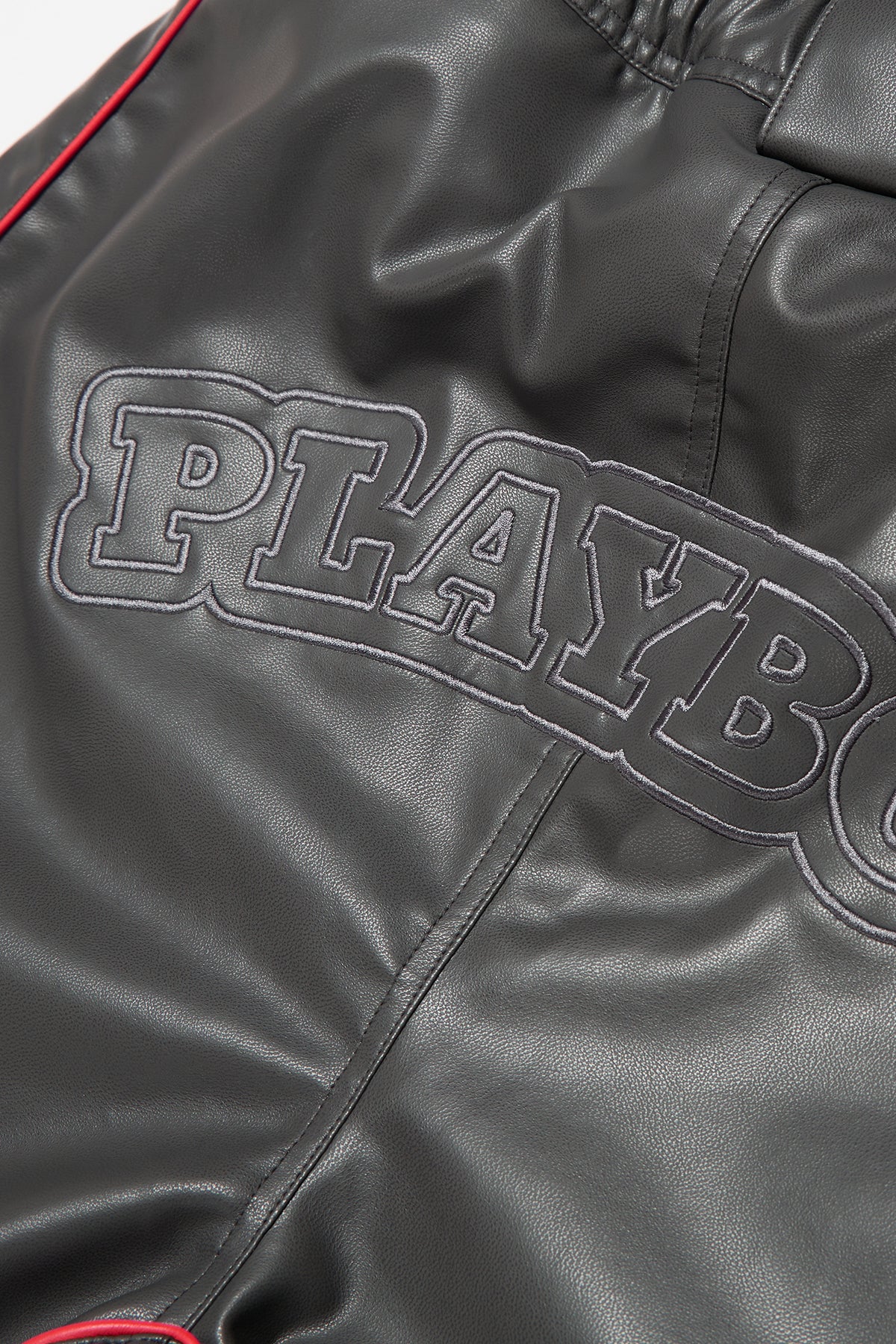 VERT [PLAYBOY x DIMITO] PIPING BANDED FAUX LEATHER PANTS (WIDE FIT LV.2) WHITE