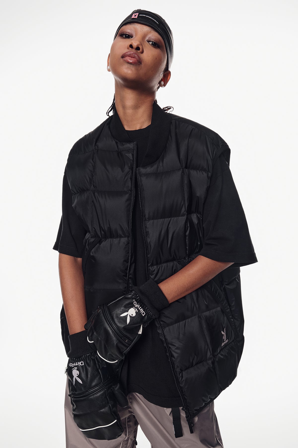 VERT [PLAYBOY x DIMITO] PIPING FAUX LEATHER MITTEN BLACK