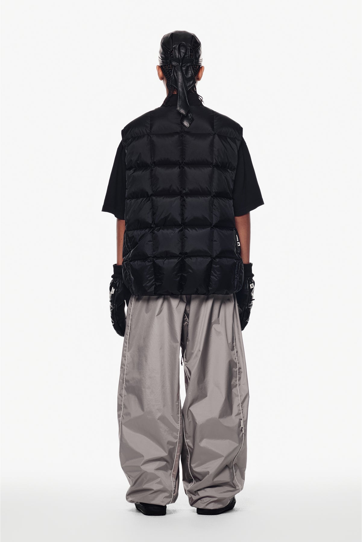 [INVITED] [PLAYBOY x DIMITO] STITCHED DOWN VEST BLACK