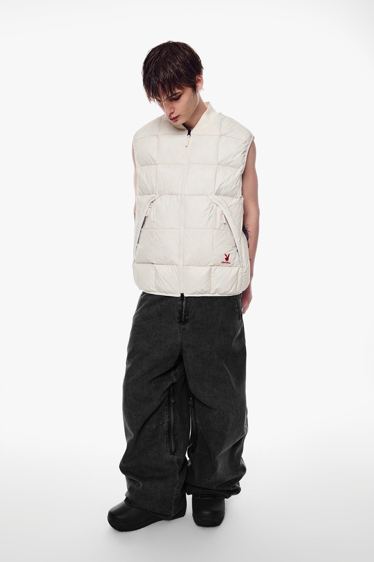 VERT [PLAYBOY x DIMITO] STITCHED TRUCKER BIB DENIM PANTS (WIDE FIT LV.1) WASHED BLACK