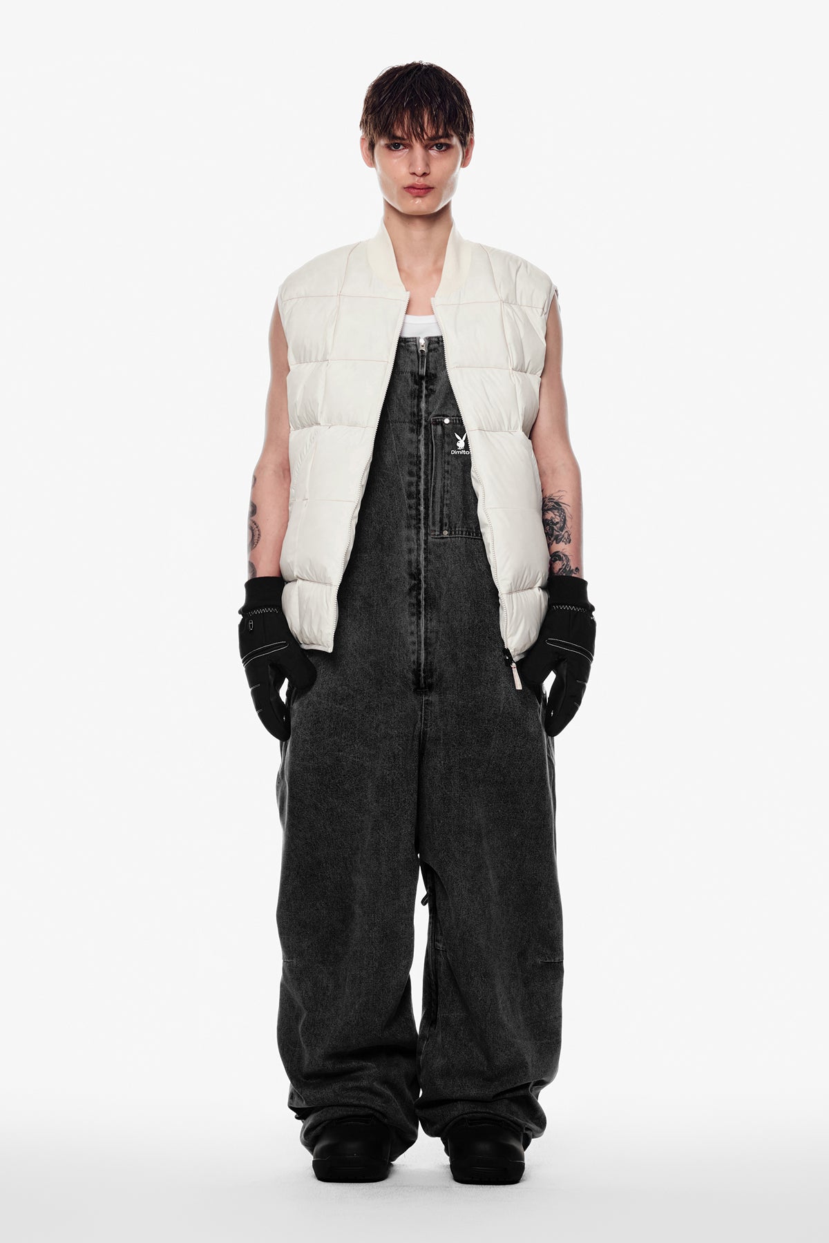 VERT [PLAYBOY x DIMITO] STITCHED TRUCKER BIB DENIM PANTS (WIDE FIT LV.1) WASHED BLACK