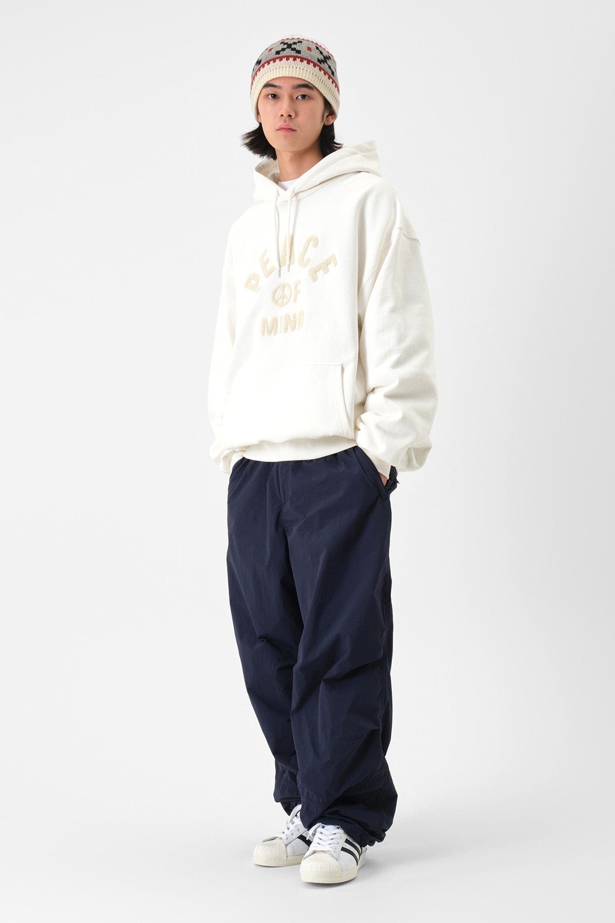 [INVITED] POM HOODIE WHITE
