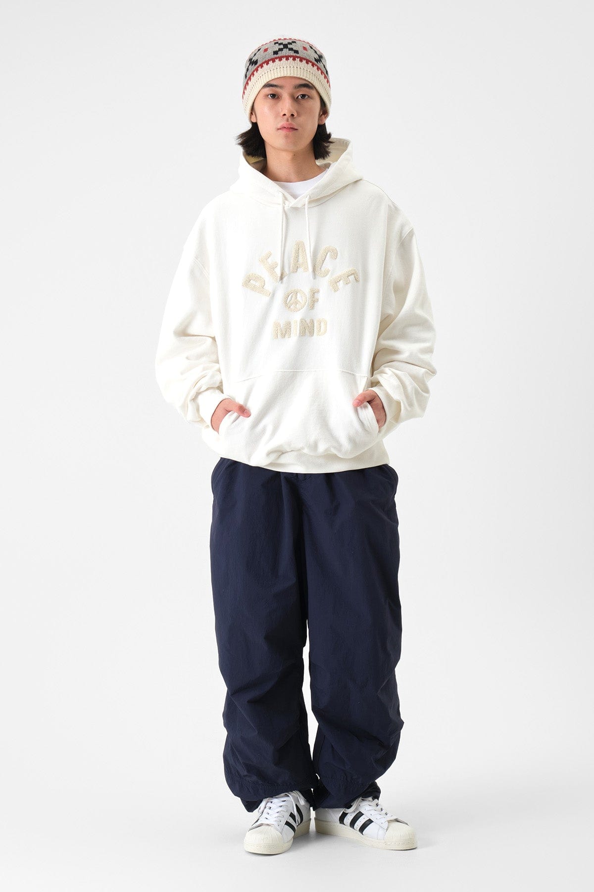 [INVITED] POM HOODIE WHITE