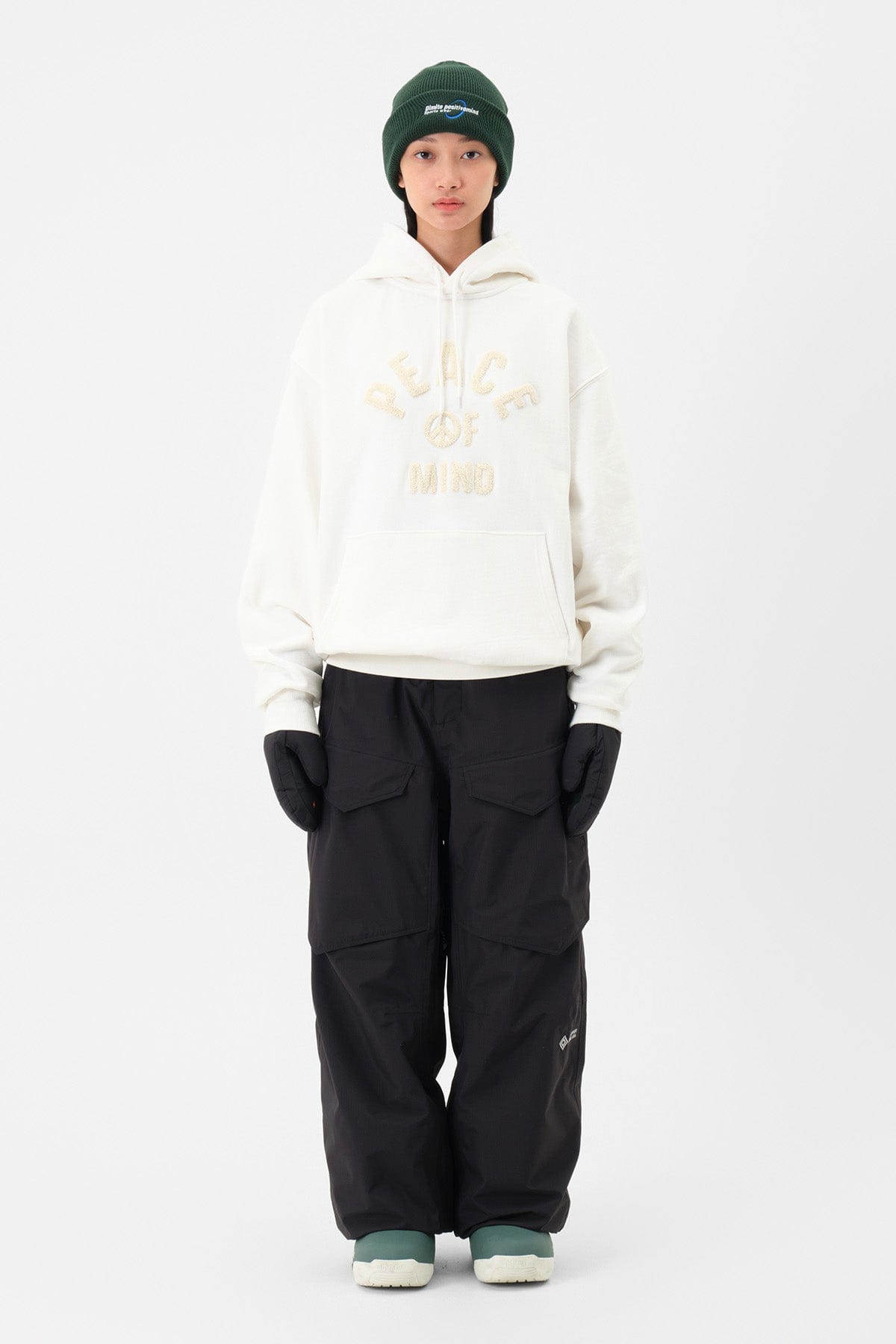 [INVITED] POM HOODIE WHITE