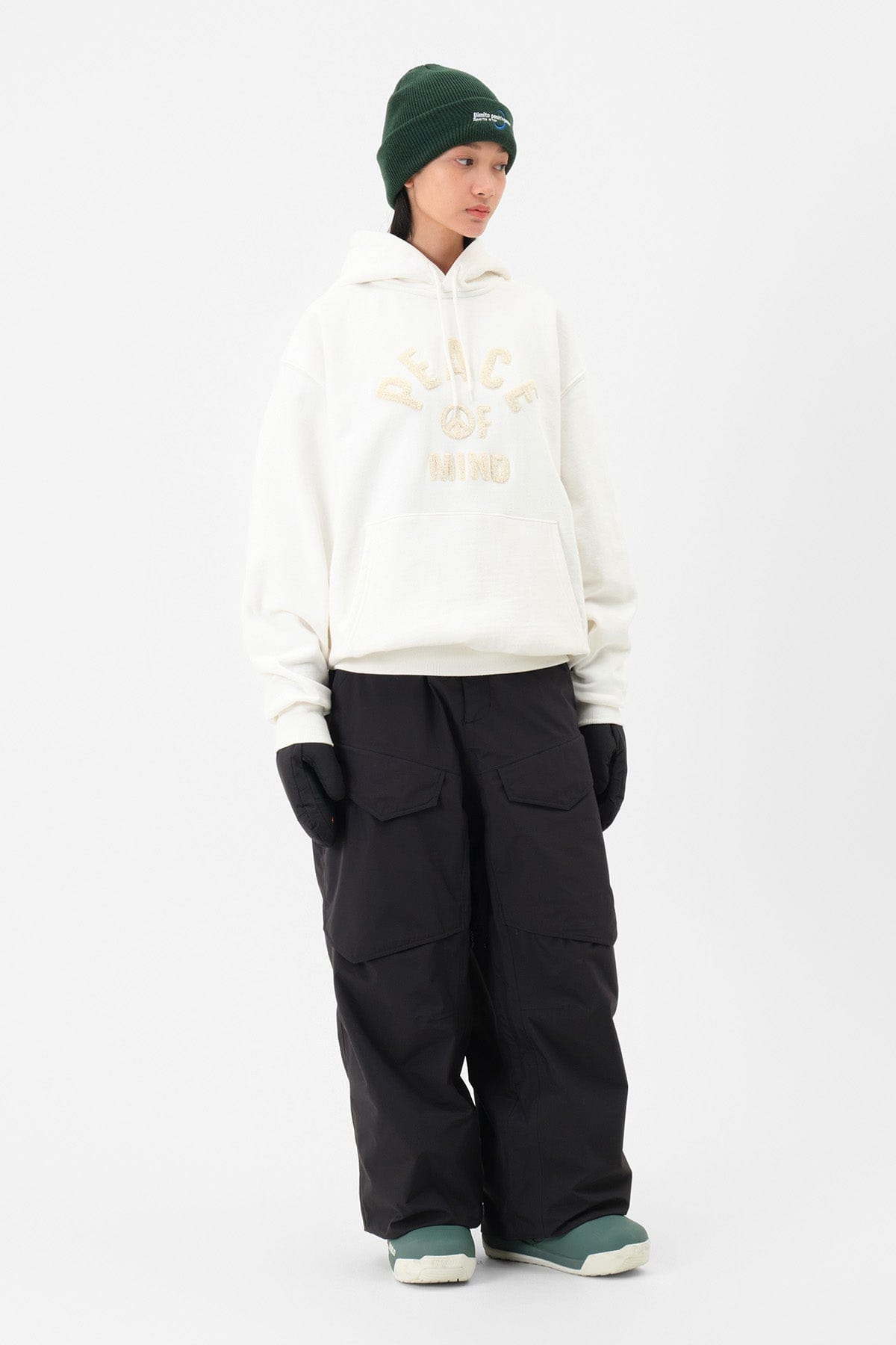 [INVITED] POM HOODIE WHITE