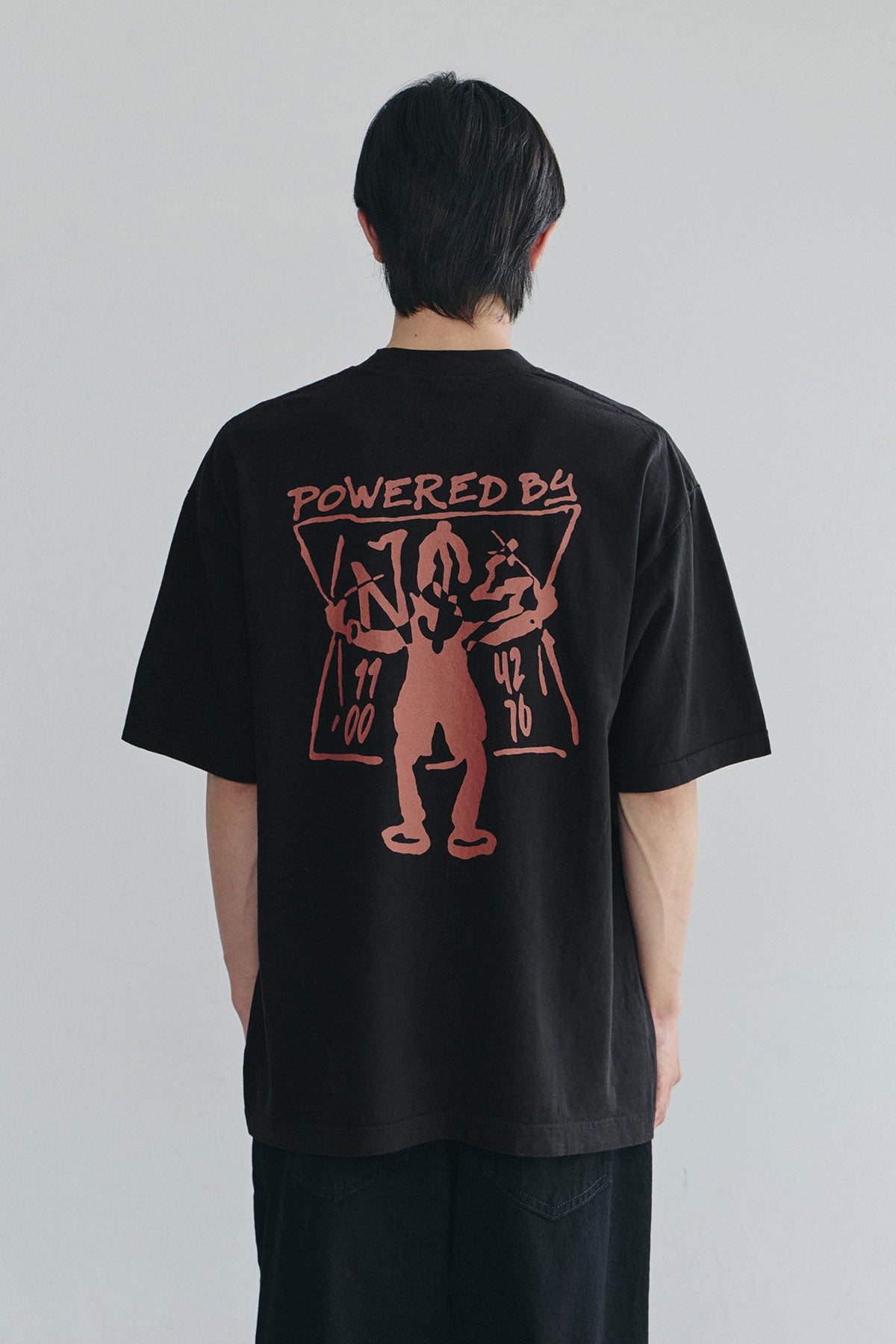 VERT POWERED BY NSS SSV GD 6.5OZ TEE BLACK (Available on 26.05.07)