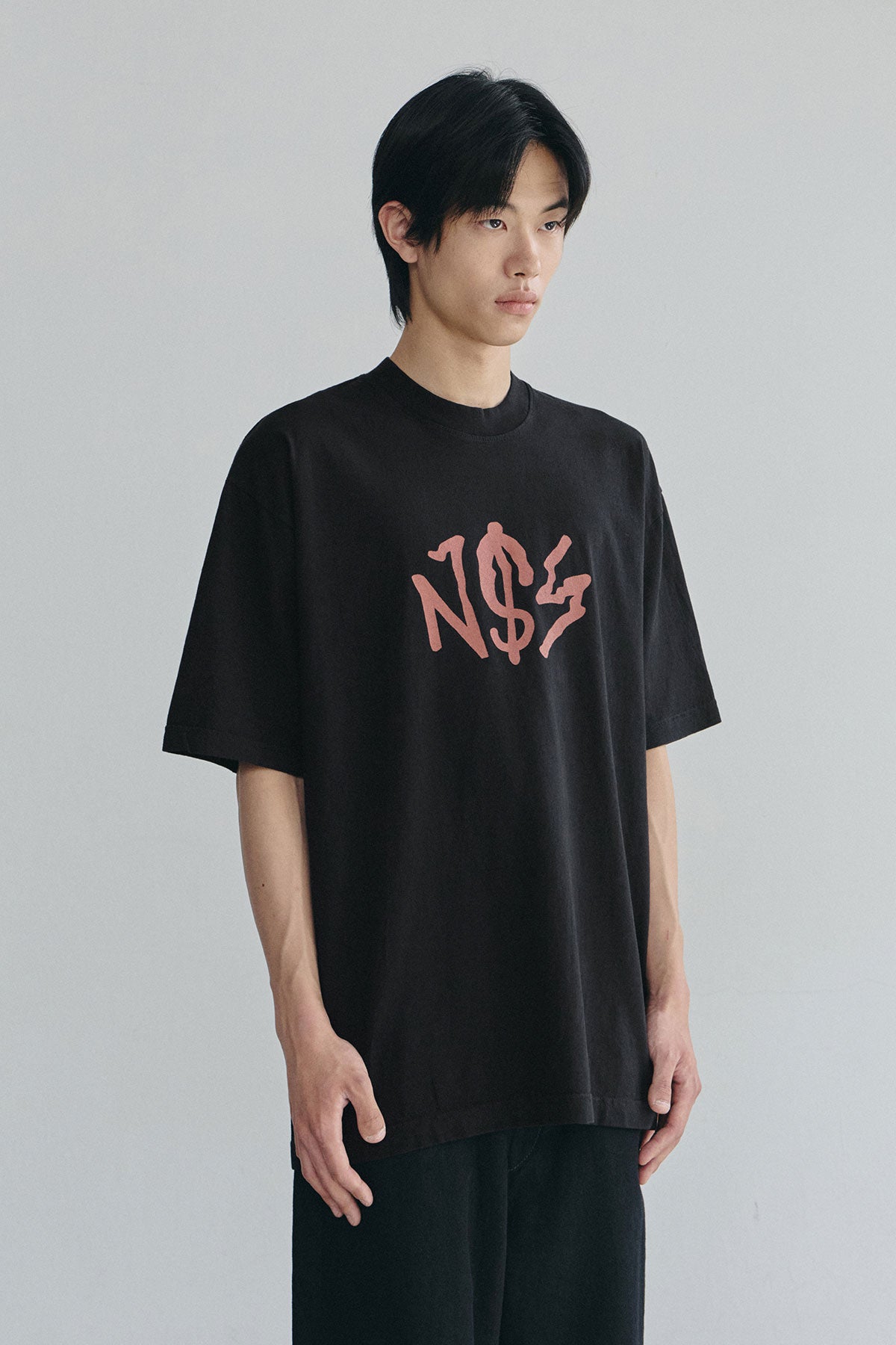 VERT POWERED BY NSS SSV GD 6.5OZ TEE BLACK (Available on 26.05.07)