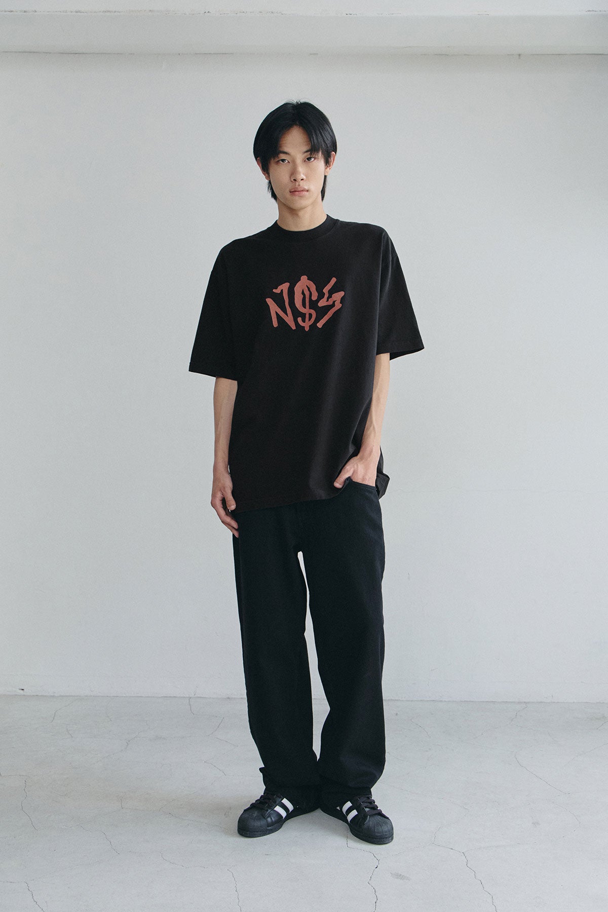 VERT POWERED BY NSS SSV GD 6.5OZ TEE BLACK (Available on 26.05.07)