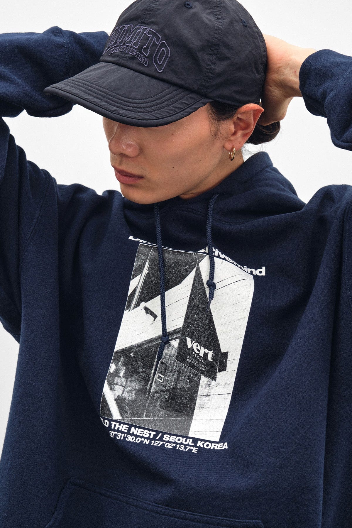 [INVITED] VERT SEOUL HOODIE NAVY