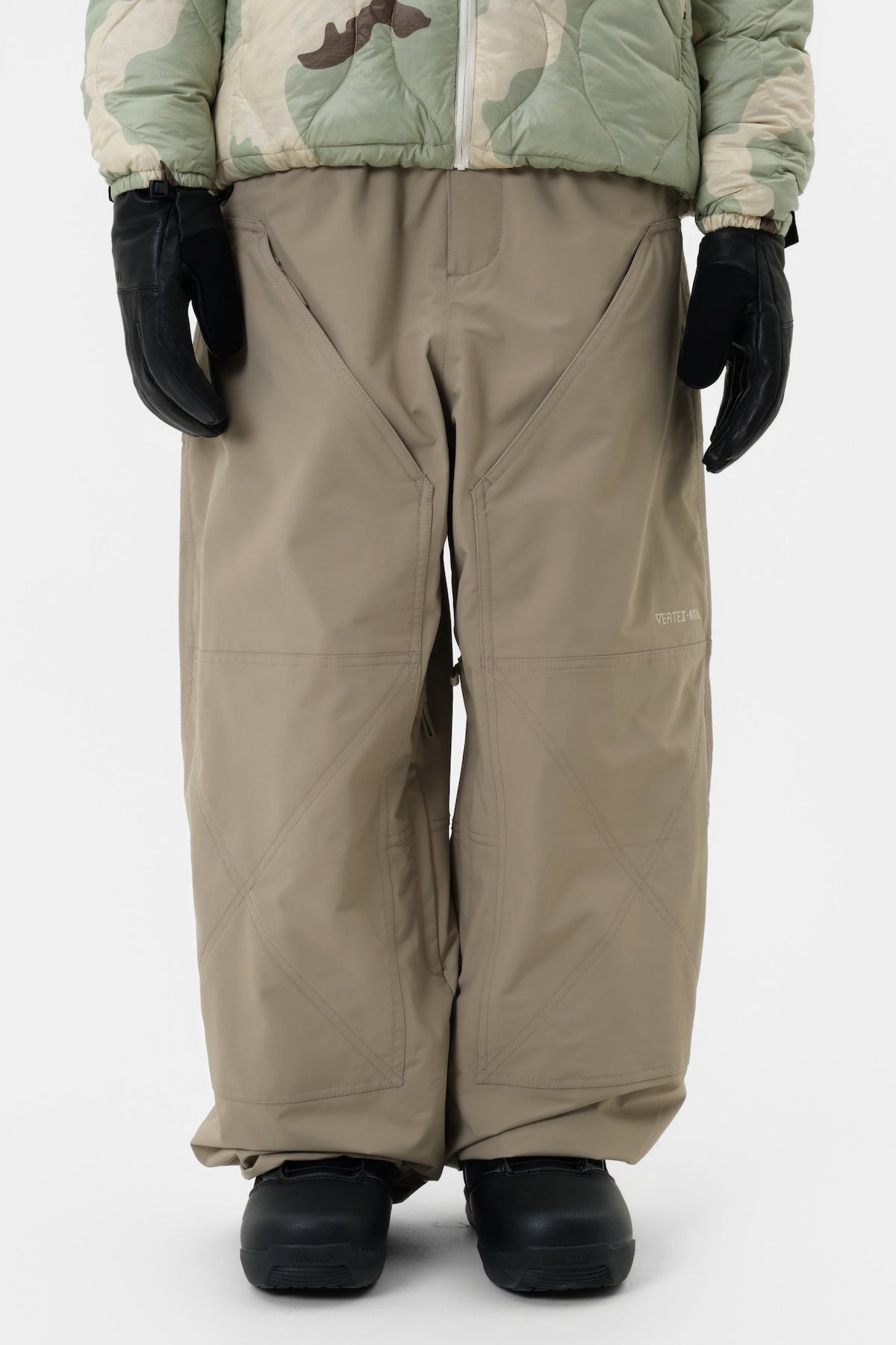 [INVITED] VTX BANDED DOUBLE KNEE PANTS (WIDE FIT LV.1) DEEP BEIGE