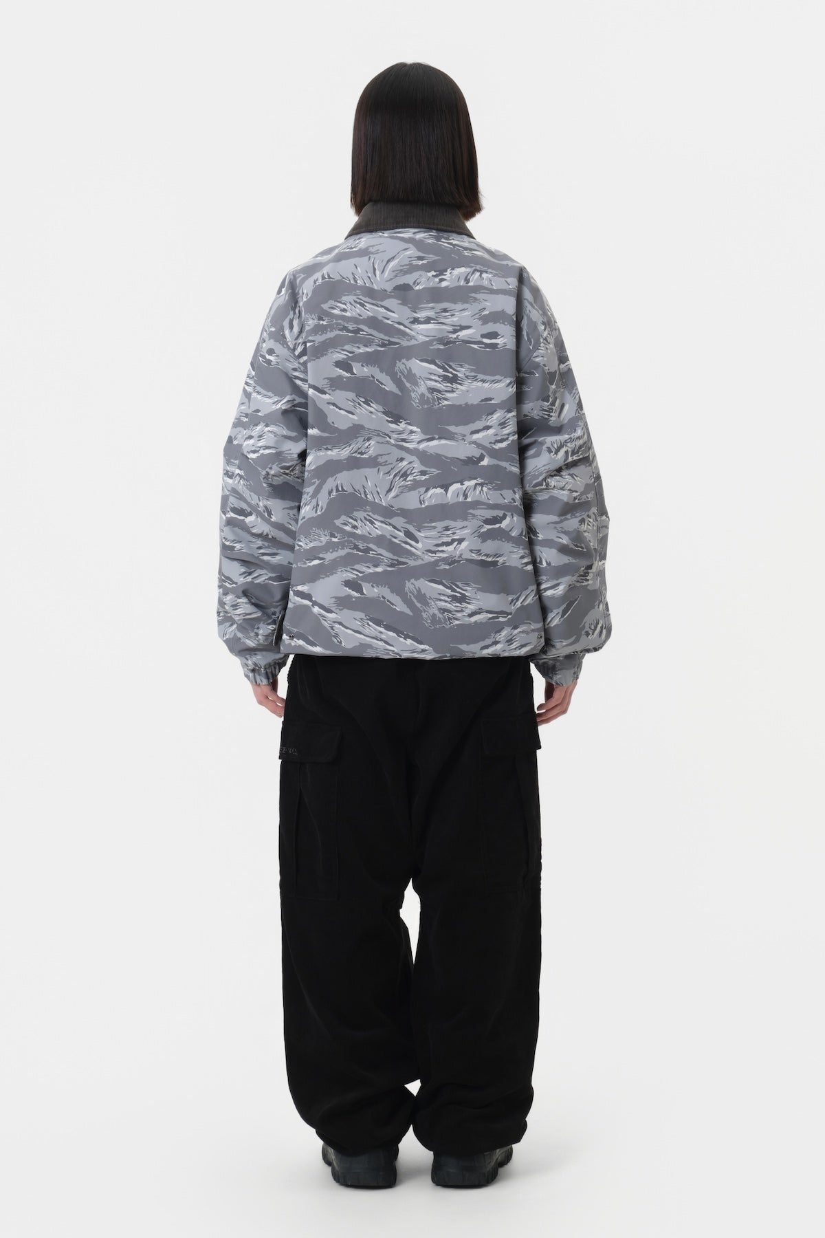 [INVITED] VTX CORDUROY CARGO PANTS (RELAXED FIT) BLACK