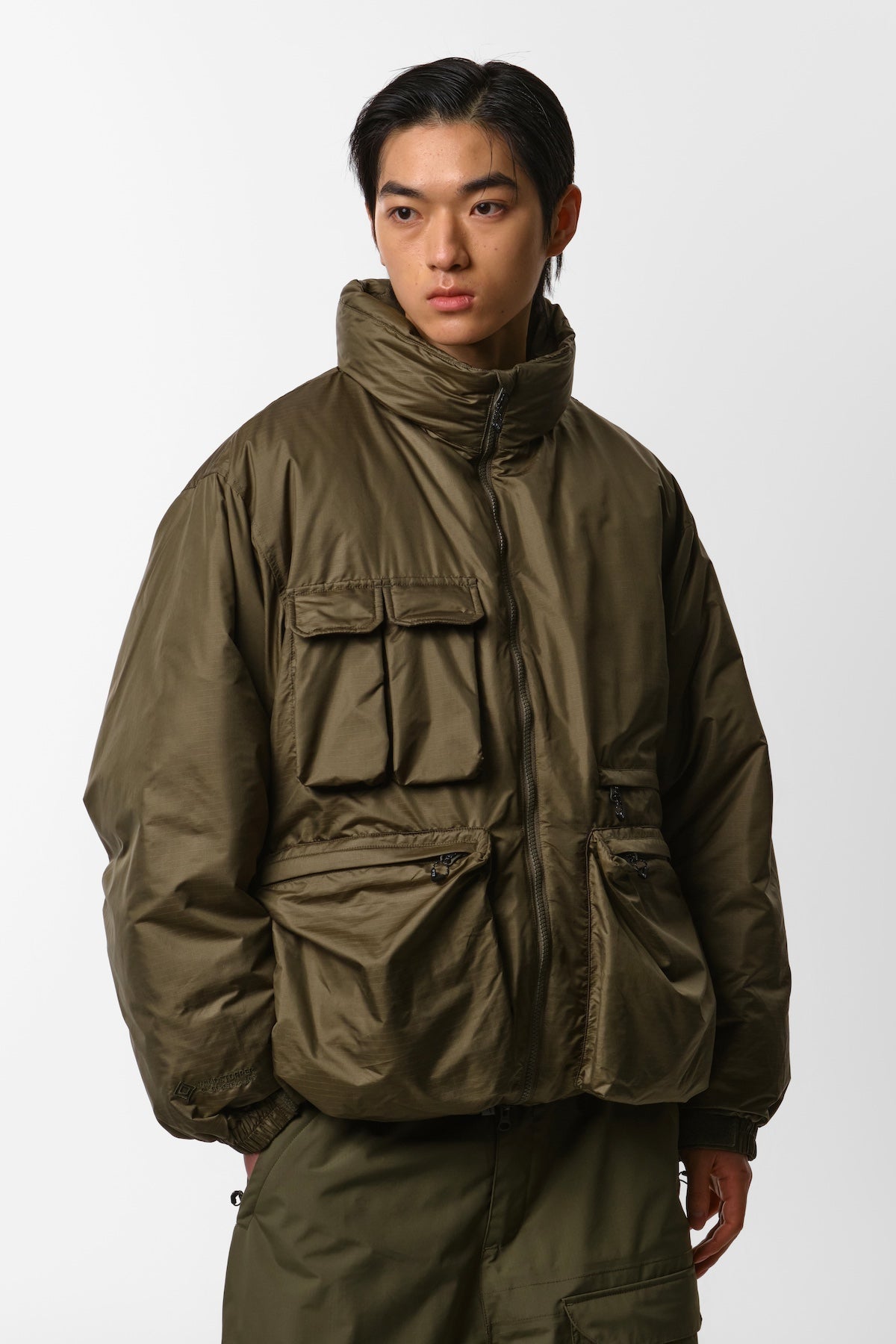 [INVITED] VTX UTILITY DOWN JACKET OLIVE